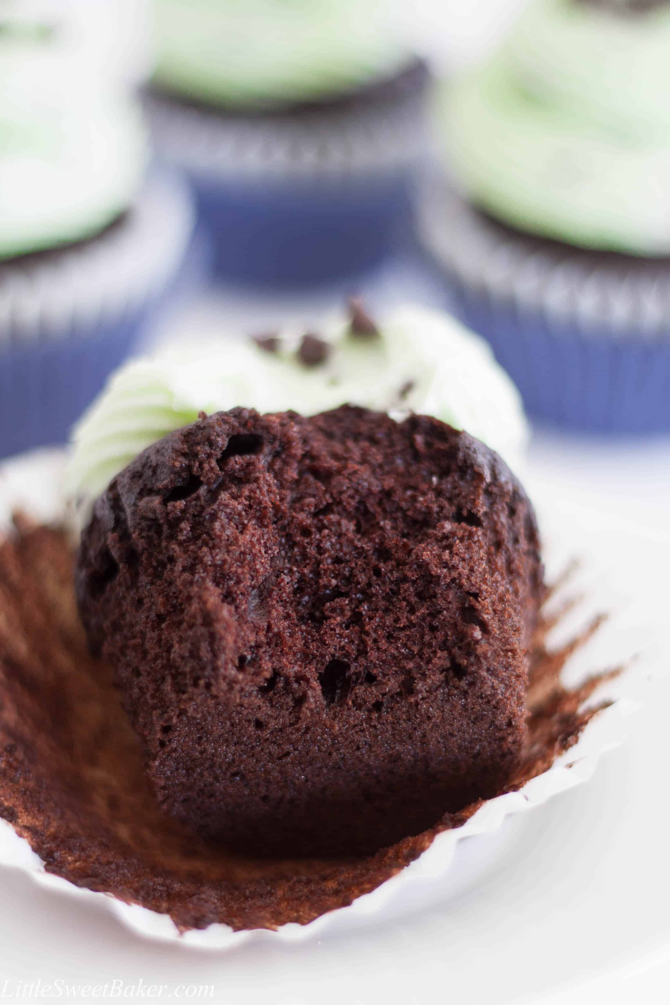 CHOCOLATE MINT CHOCOLATE CHIP CUPCAKES. Moist and fluffy chocolate cupcake with a mint chocolate chip buttercream. Taste like the popular ice cream flavor. 