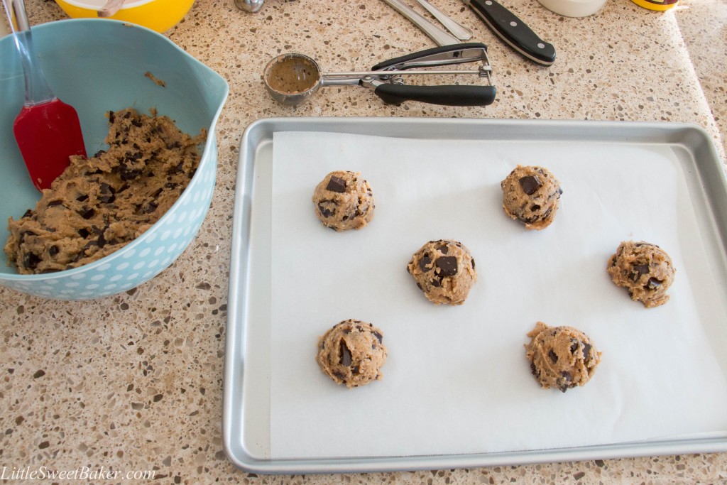 BAKERY STYLE CHOCOLATE CHUNK COOKIES. Crispy around the edges, chewy and fudgy in the center, jumbo size cookies. Perfect with a glass of milk.